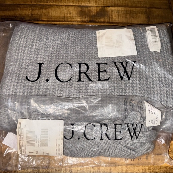 New! Jcrew women’s heather gray ribbed half cardigan scarf with matching gloves. - Picture 2 of 3